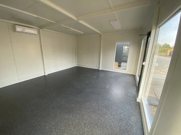 Contenedor de oficina tipo London 6,00 x 4,70 m