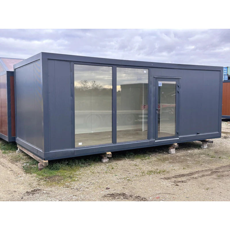 Oficina 7x3m grandes vitrinas con air condicion