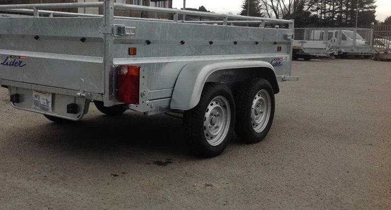 Remolque basculante de alta resistencia Lider, PTAC 1500 kg, ejes dobles con freno