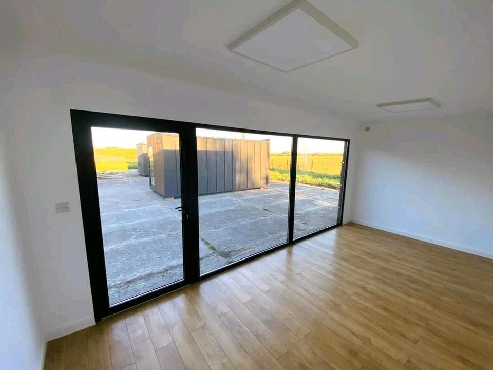 Nuevo cotenedor de oficina de 6x3m