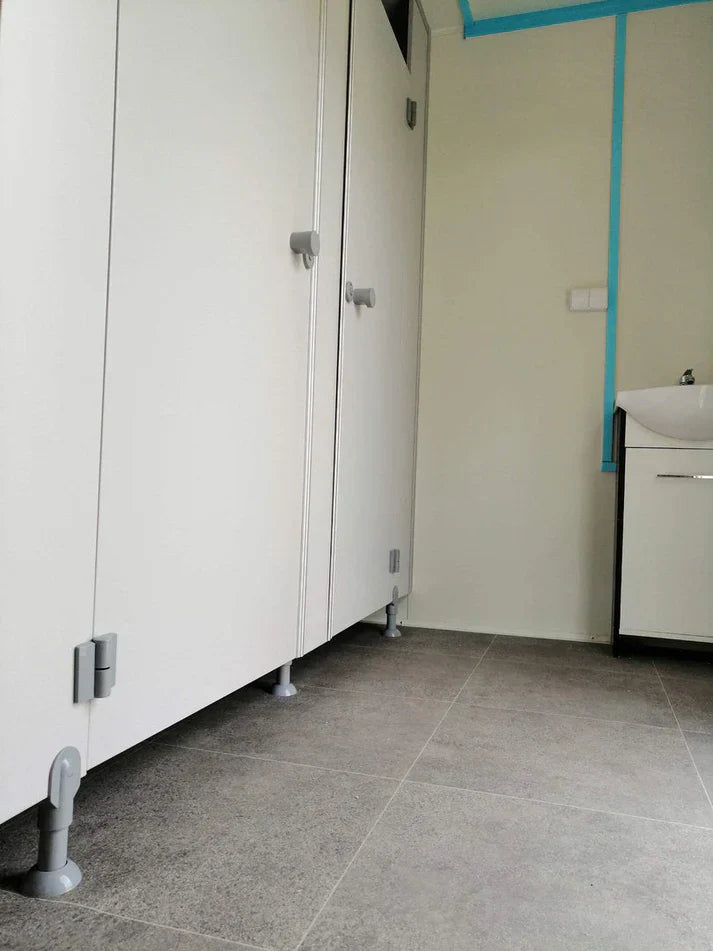Remolque WC con doble WC 6x2,40 metros.