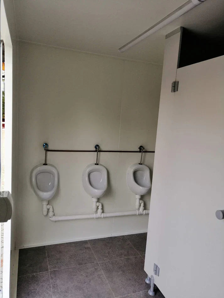 Remolque WC con doble WC 6x2,40 metros.