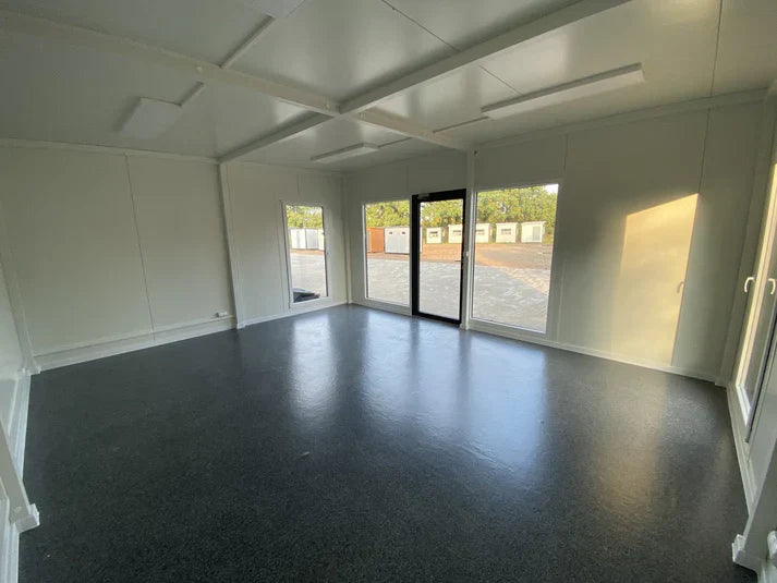 Contenedor de oficina tipo London 6,00 x 4,70 m